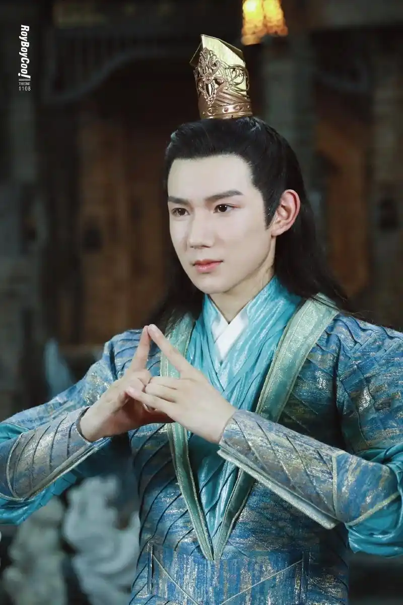 [tfboys][分享]200721 王源古装造型合集,是惊艳时光的俏公子呀