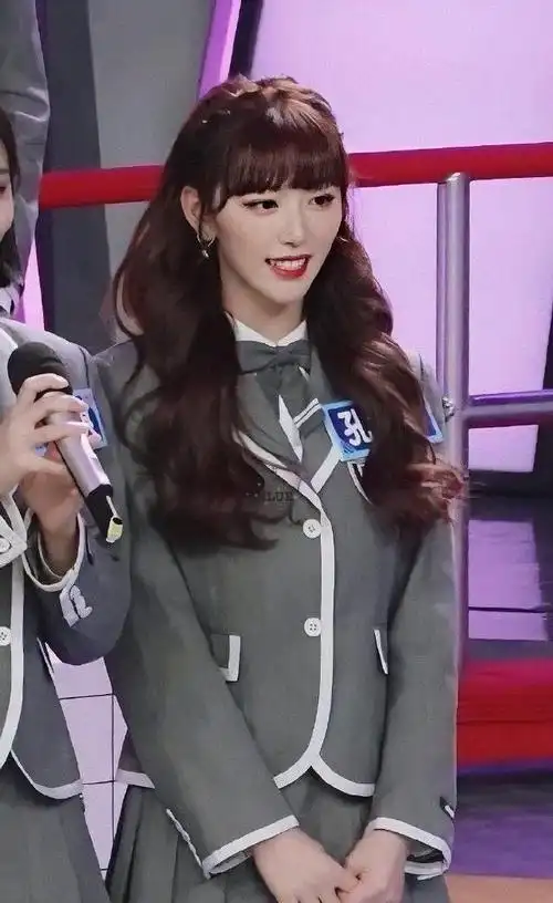 青你2孔雪儿遭内涵,与刘雨昕曾同是蜜蜂少女队成员