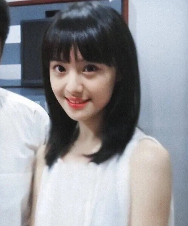 郑爽十年前旧照公开清纯感不输章泽天整容前的脸好看多了