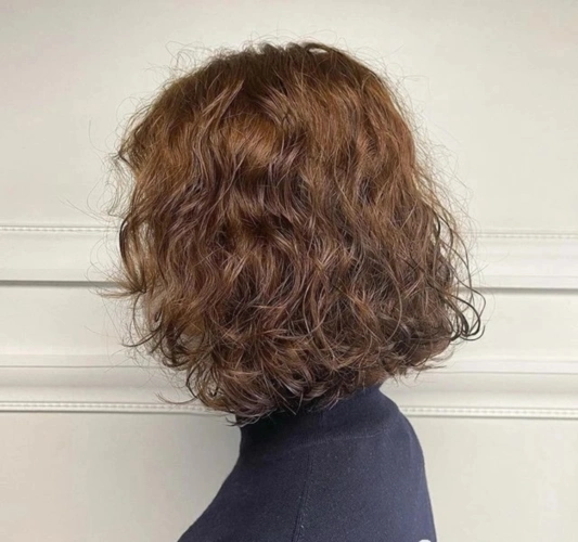 2021新年发型别乱剪16款洋气烫发送给你蓬松瘦脸又百变