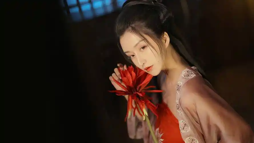 精选《古风美女 酒杯 长发 后背 唯美古装4k美女壁纸》图集 - 壁纸