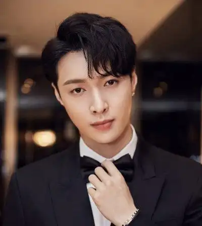 30岁商务型男秋季短发推荐 干净利落打造超正式职场精英范儿_发型师姐