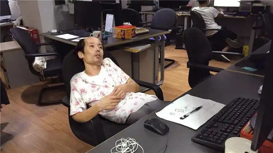 因一个姿势被网友疯转的"葛优躺""北京瘫"