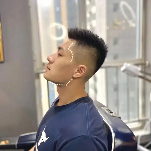 夏日男士清爽短发发型