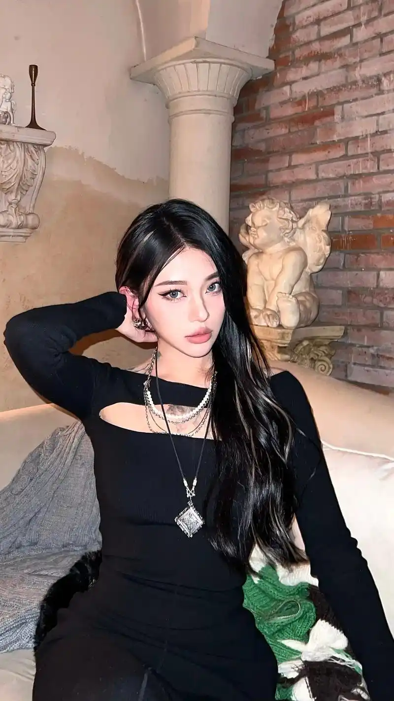 早悟兰因.#照片分享 #美丽坏女人 #轻欧美妆 - 抖音