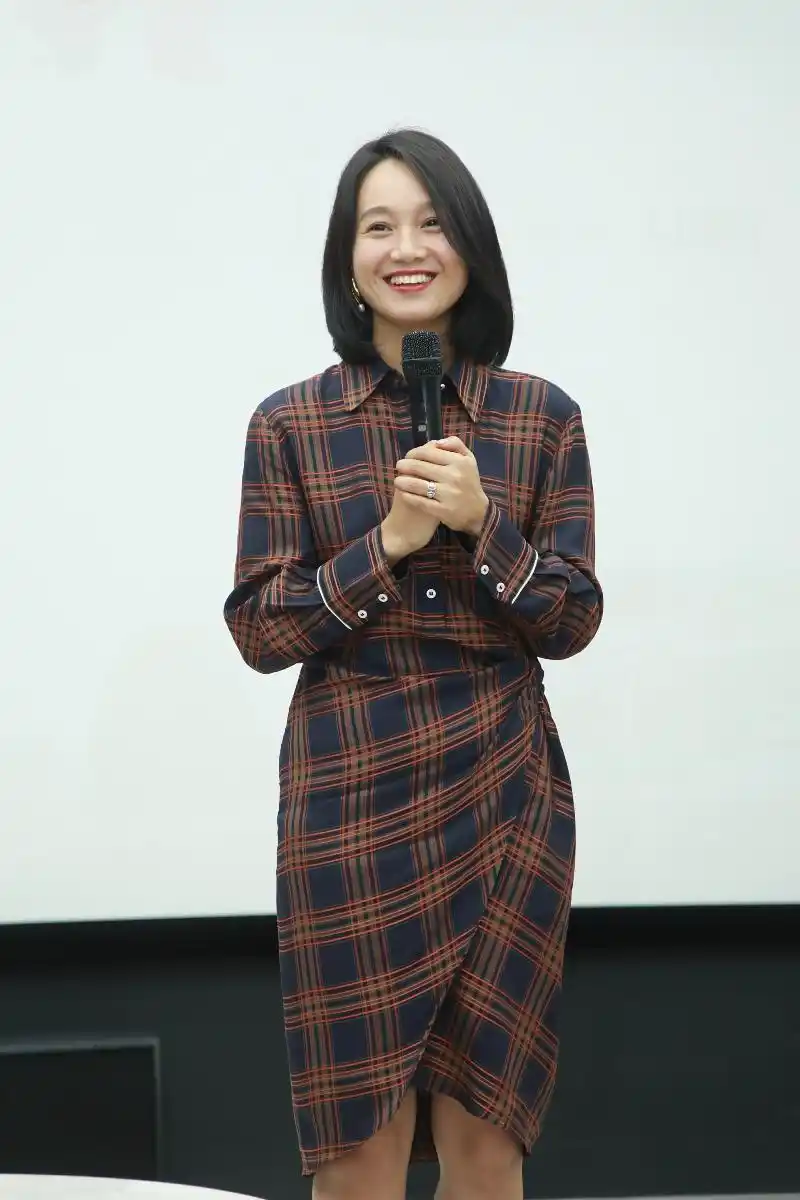 朱丹称不着急没戏拍 未来回到主持人本职工作