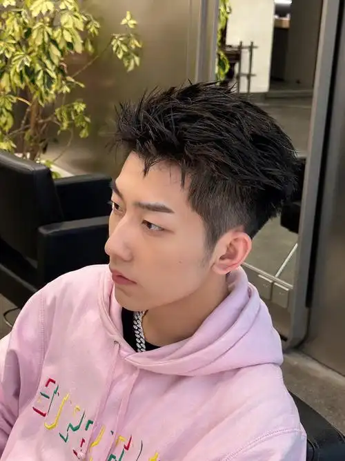 免烫短发发型||没人能拒绝这款痞帅风吧