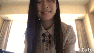 爆笑gif图:女司机把自己给摔了