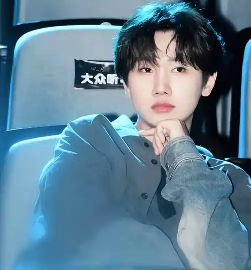 顶流男歌手被曝大瓜,视频已流出,正主火速出手_汪苏泷_女孩_靳梦佳