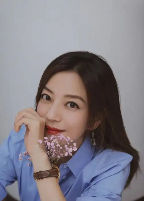 赵薇近期情况咋样了(赵薇人间蒸发一年后更推)_生活常识_雷鹿医药资讯