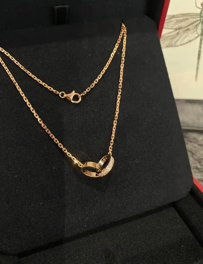 卡地亚love系列半钻双环项链.非常经典的love系列作品 - 抖音