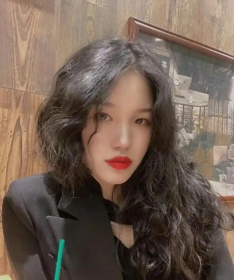 适合所有脸型女生的蓬松慵懒法式烫发 让所有女生都心动的发型之 - 抖