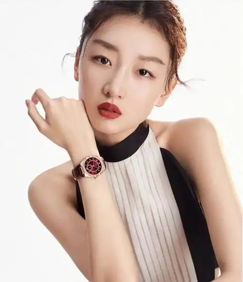 欧米茄签约周冬雨为品牌名人大使