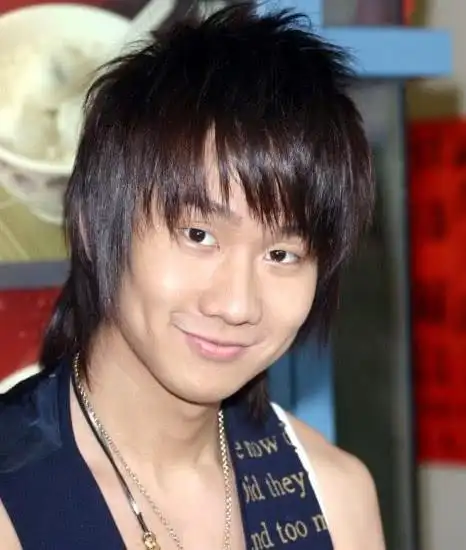 都说林俊杰五官不适合漏额头仅此一张漏额头照网友炸了