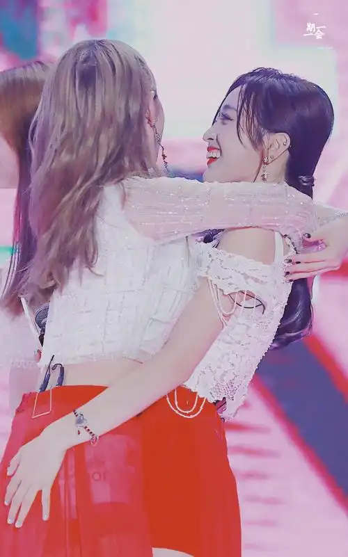 美宣 孟美岐吴宣仪 图源logo