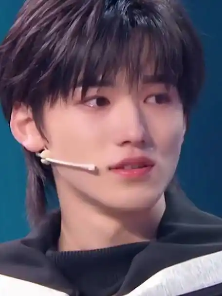 宋亚轩关晓彤王牌对王牌复古disco造型