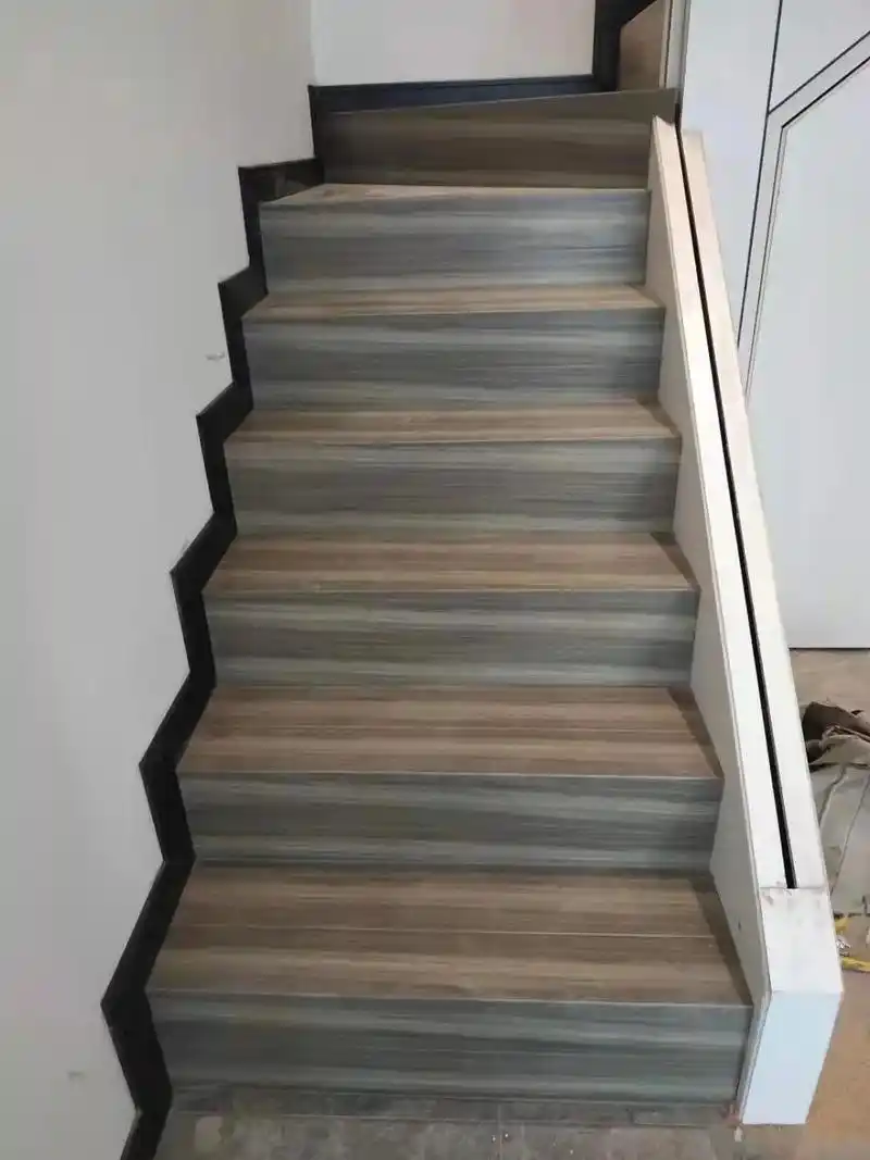 实木地板楼梯工艺踏步阳角45度纯手工硬碰.很多宝宝家里有楼梯 - 抖音