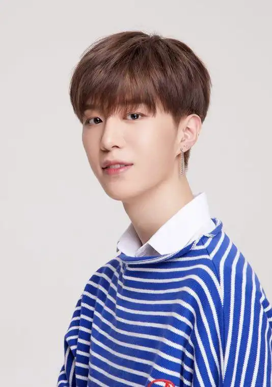 范丞丞写真图片