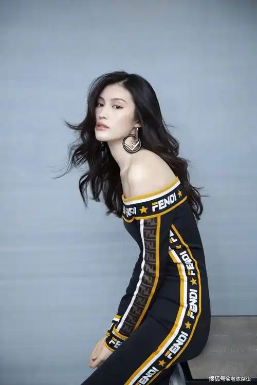 34岁何穗,性感饱满韵味十足啊!_成为了_演技_观众