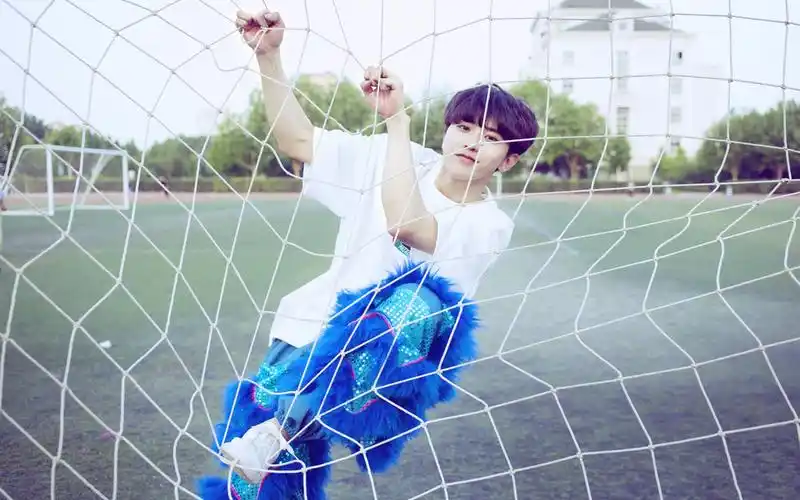 ninepercent蔡徐坤帅气壁纸图片高清大图预览1920x1200_大陆明星下载