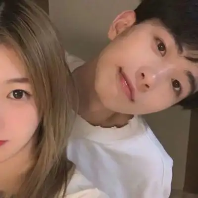 以女生为主的真人情侣头像 凸显女生好看的微信情头最新版_情侣头像