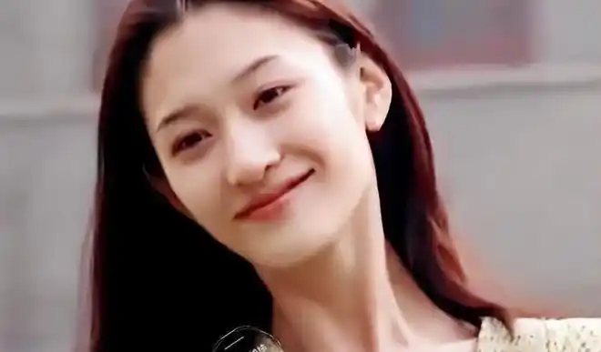 从小美到大的李小冉绝对担得起肤白貌美这个词老公更是当宝宠