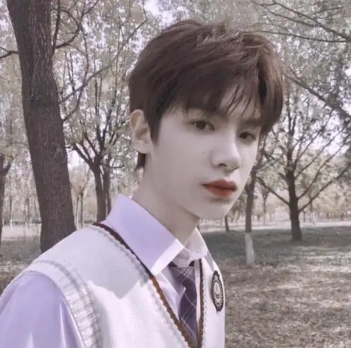 球. 黄明昊justin头像 顾绾柒