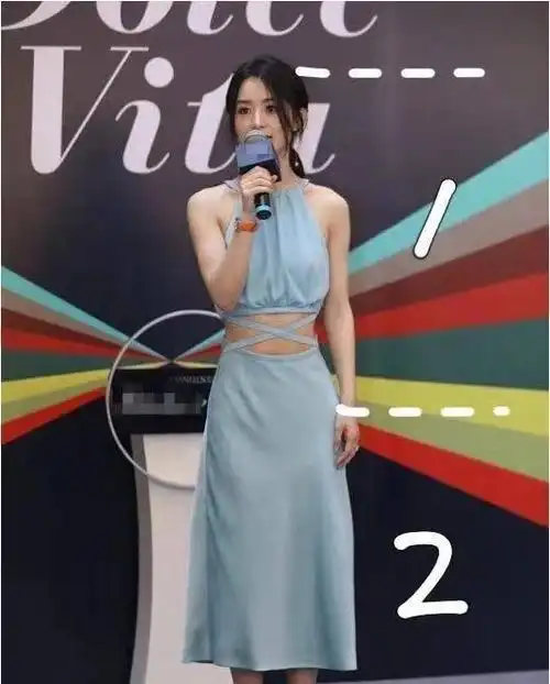 像林志玲,虽身高仅173厘米,但身材匀称得近乎完美,达到了"九头身"的