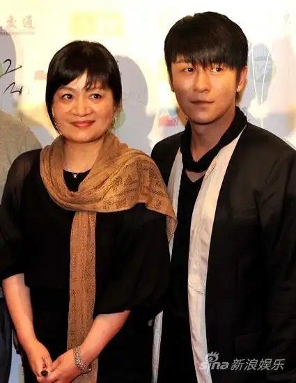 林申电视节获奖感谢李少红错过红楼不后悔