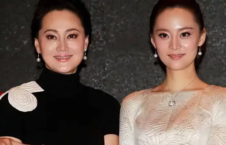 "抛弃"乙肝前夫,55岁二嫁老外富豪,大宋佳是个怎样的人?