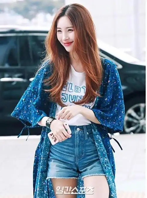 女星的夏季牛仔裤穿搭法