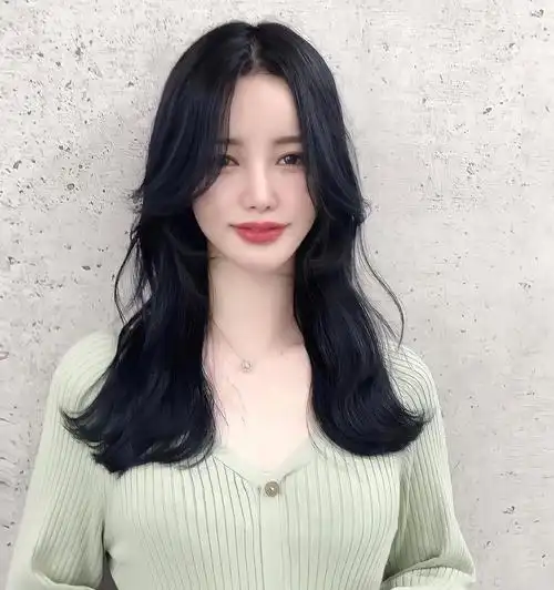 头发染什么颜色好看(黑茶色头发是什么颜色)