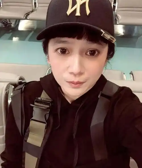 林瑞阳前妻曾哲贞为爱息影投资被骗离婚22年后还被骂人老珠黄