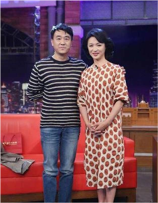 演员何冰为何结婚22年0绯闻看看妻子是谁就明白了