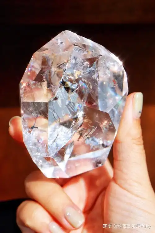 超美的无色宝石大盘点!居然能作为"钻石平替"?