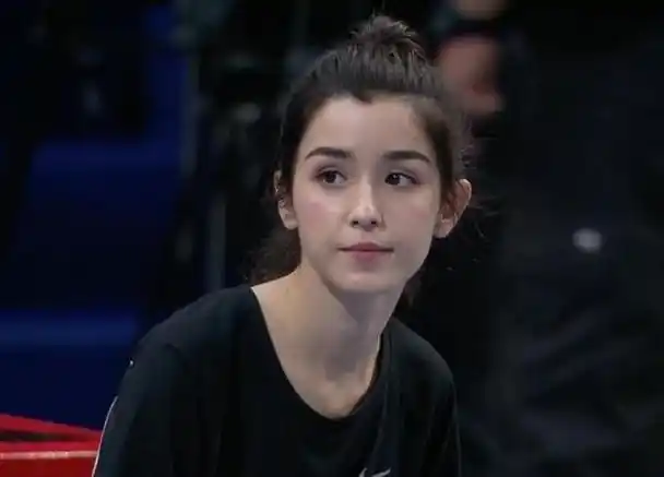 哈妮克孜:曾被誉为"新疆四美",一舞成名火遍娱乐圈