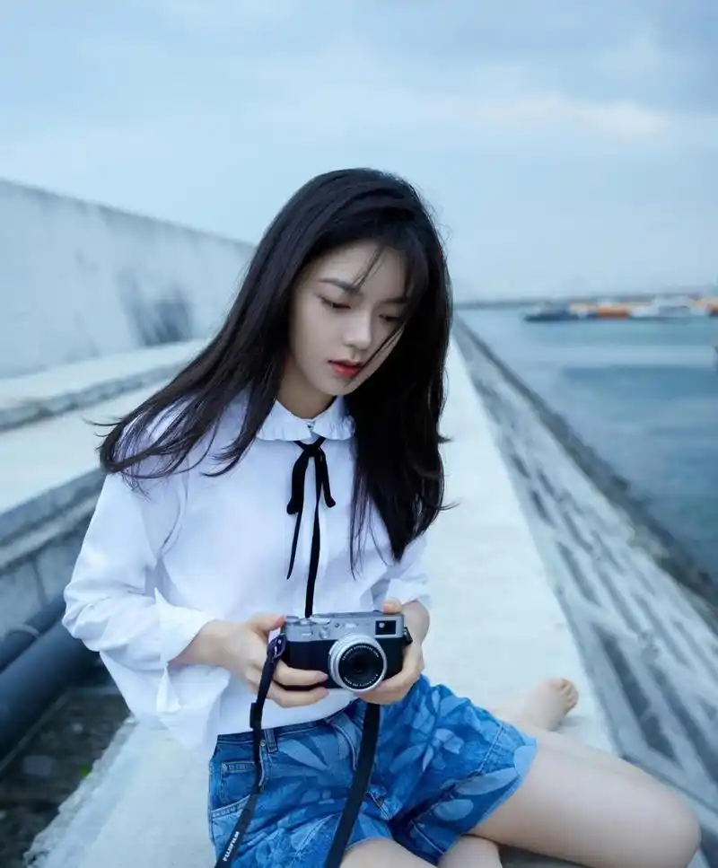 赵今麦美腿玉足合集