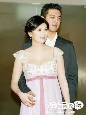 贾静雯和孙志浩:两栋豪宅和50万赡养费