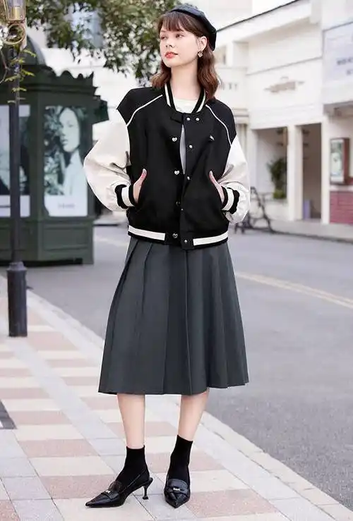 潮流新篇:春日棒球服时尚搭配指南_魅力_休闲_组合