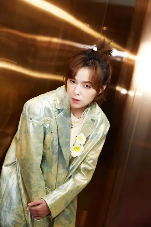 杨芸晴超话流波盎然,青春正茂,梦想折射光亮,cctv-1今晚八点共赴#美美