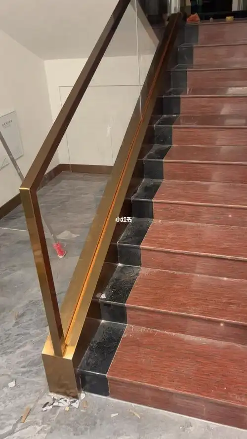 预埋钢槽 15厘超白玻璃 不锈钢玫瑰金无指纹扶手面,不锈钢扣板包边