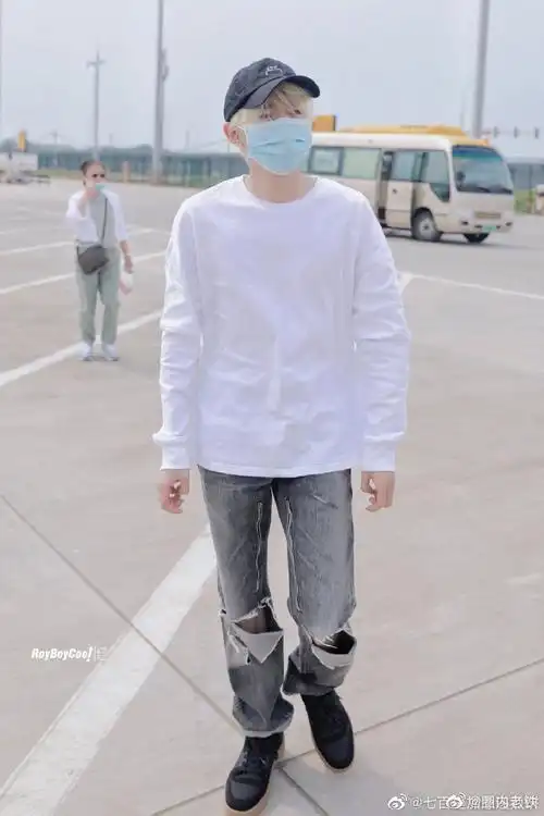 王源今日机场照