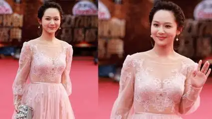 有种内衣外穿叫杨紫的3d透视裙,明明一丝不露,却看得小鹿乱撞