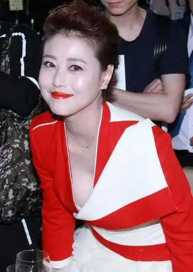 颠倒众生最美周芷若55岁周海媚高清组图