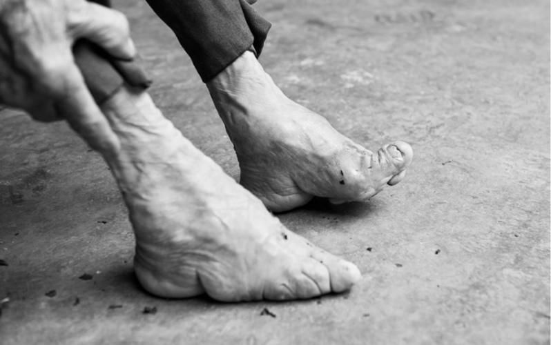 1928年"双枪女将"四枪击毙四个白匪,拒绝裹脚,她走在时代前列