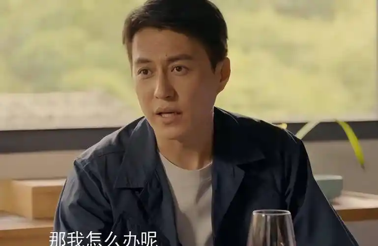 看到靳东新剧才播两集,就被差评了,才明白杨紫说的一点没错!