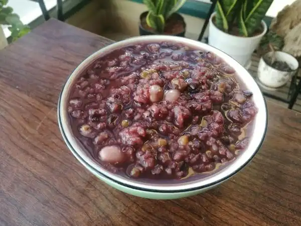 黑米白芸豆粥的做法