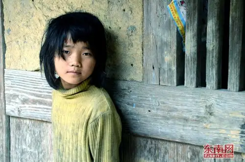 三明大田广平镇现两黑娃随残疾父母乞讨