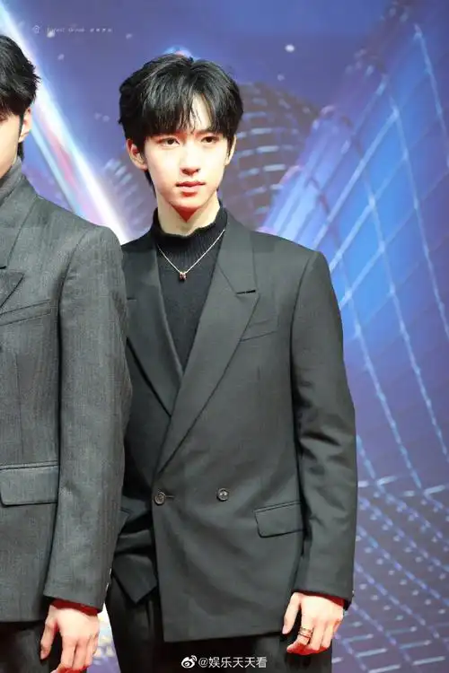 tmea盛典红毯##时代少年团tmea西装造型