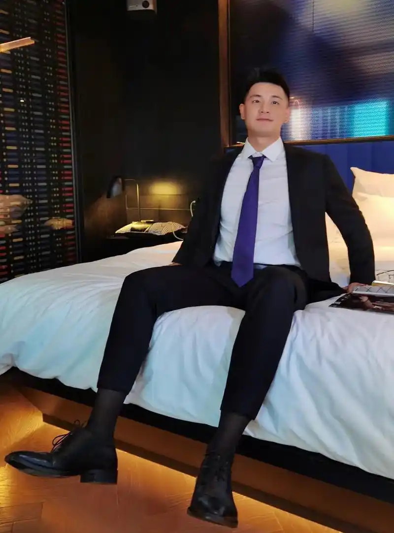 霸道总裁上线73喜欢正装老公的哪一面92 #正装男 #西装搭配 - 抖